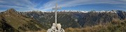 66 Spettacolare vista panoramica dalla vetta del Pizzo Badile (2044 m) verso le alte cime orobiche brembane